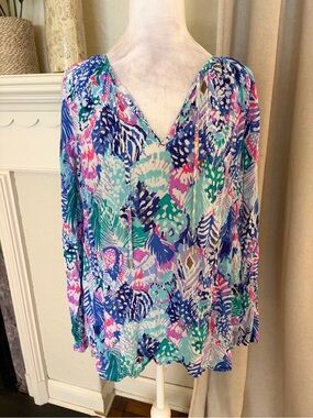 Lilly Pulitzer Willa Aqua, Navy & Pink Floral-Leaf Blouse woman’s large